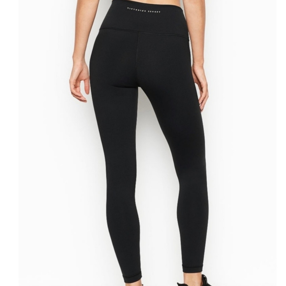Victoria's secret incredible studio leggings size 6  27"inseam